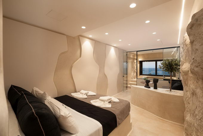 Portara Superior Suites with Sea View & Hot Tub